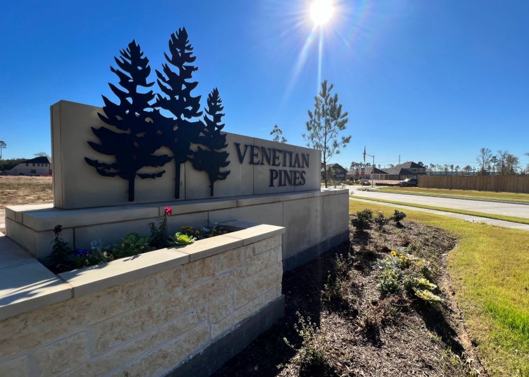 Bold Fox Venetian Pines subdivision entrance sign - Conroe TX